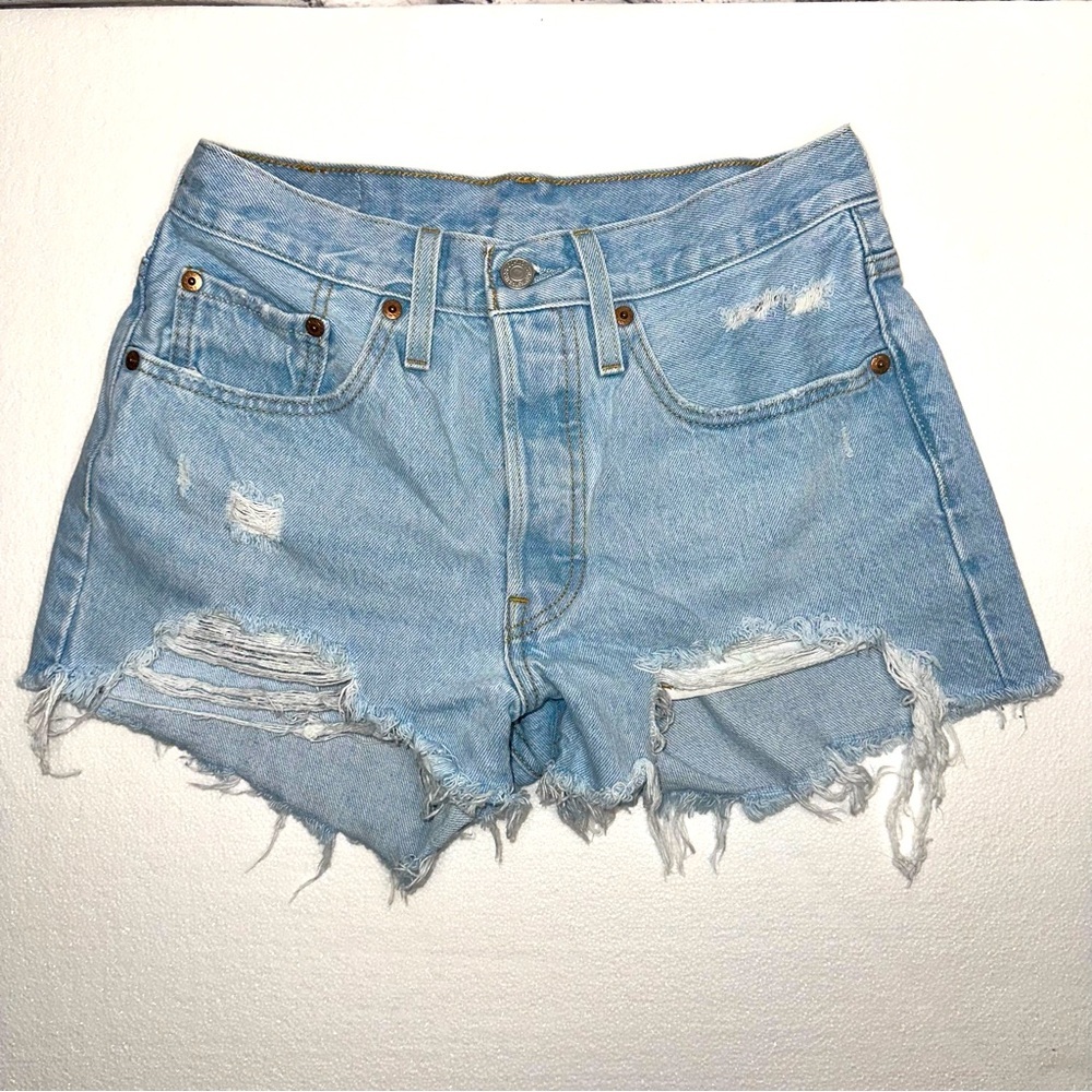 Levi’s 501 Denim Jean Shorts Cut Offs Mid/High Rise Women’s 26 Small Ripped